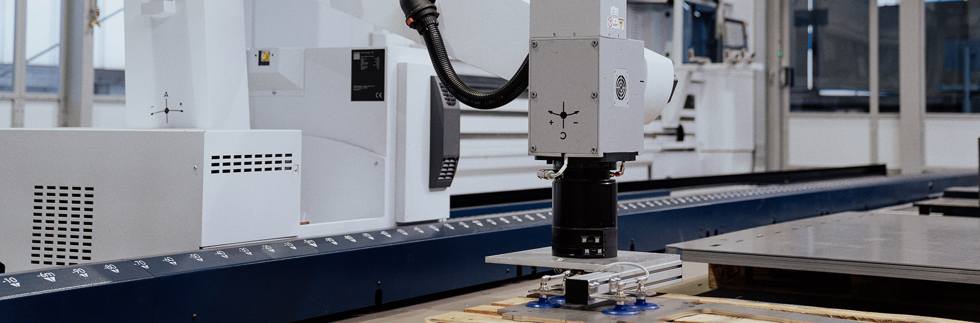 schink-blechbearbeitung-headerbild